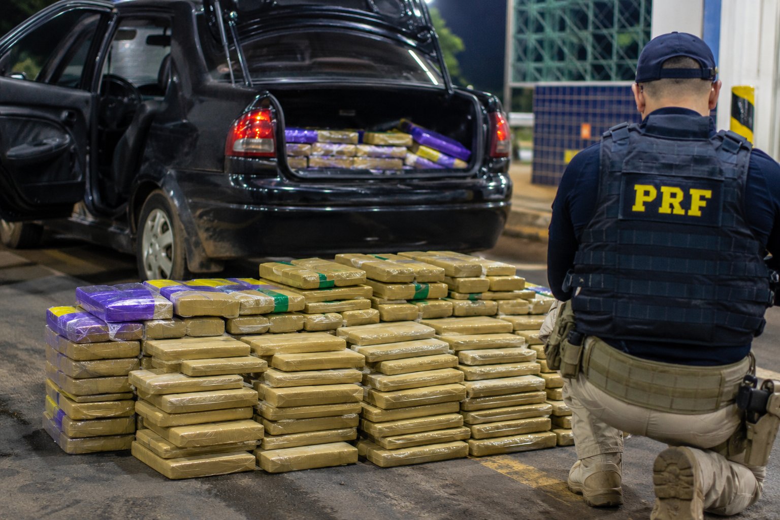 Homem é preso com carga milionária de maconha durante abordagem da PRF em Sidrolândia