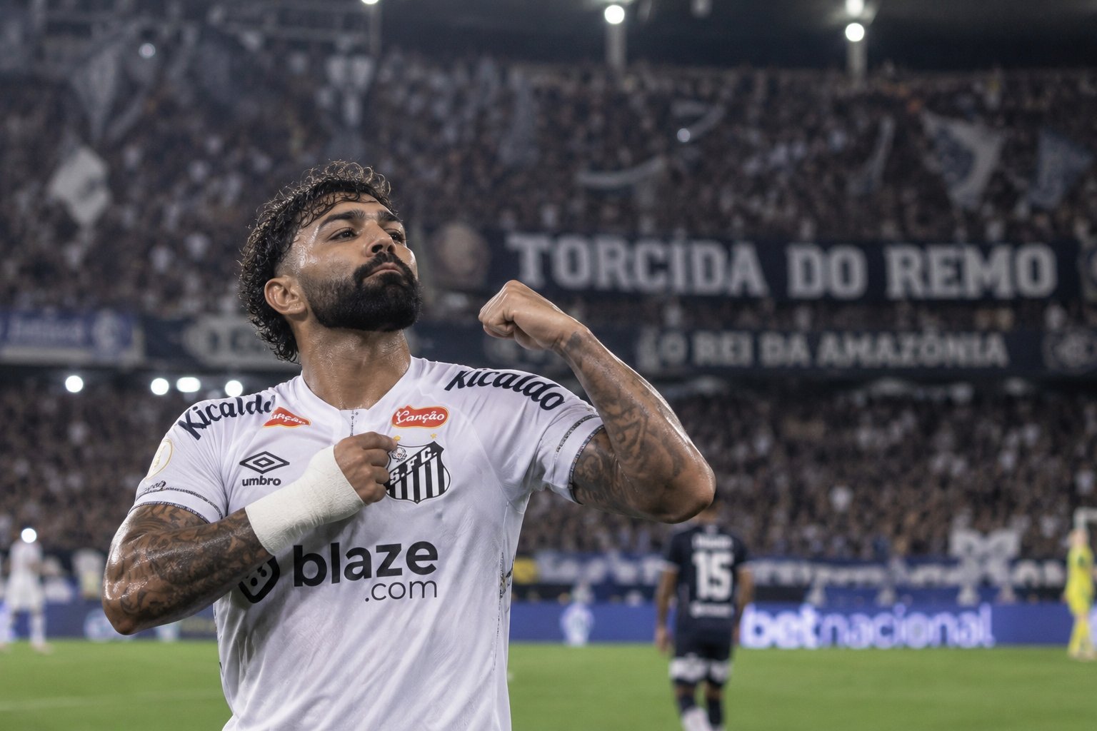 Gabigol decide no fim, Santos vence o Remo e emplaca quarta vitória seguida no Brasileirão