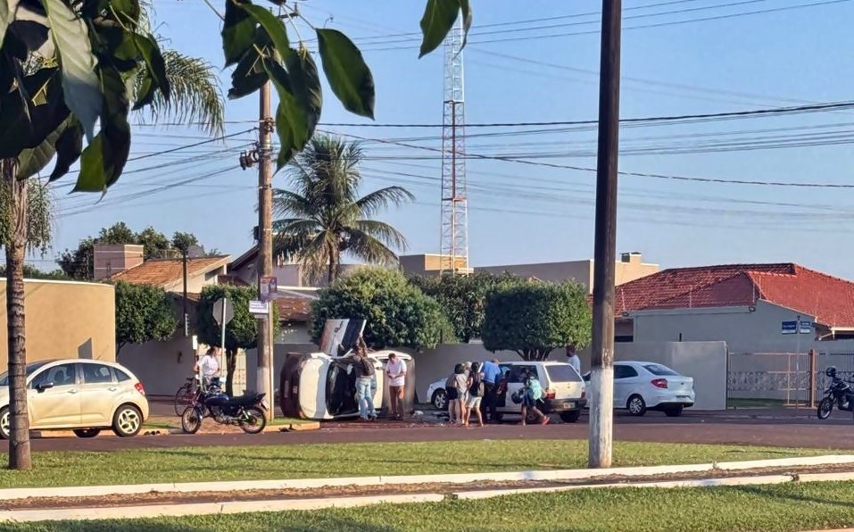 Acidente entre dois veículos é registrado na Avenida Antero Lemes da Silva em Sidrolândia