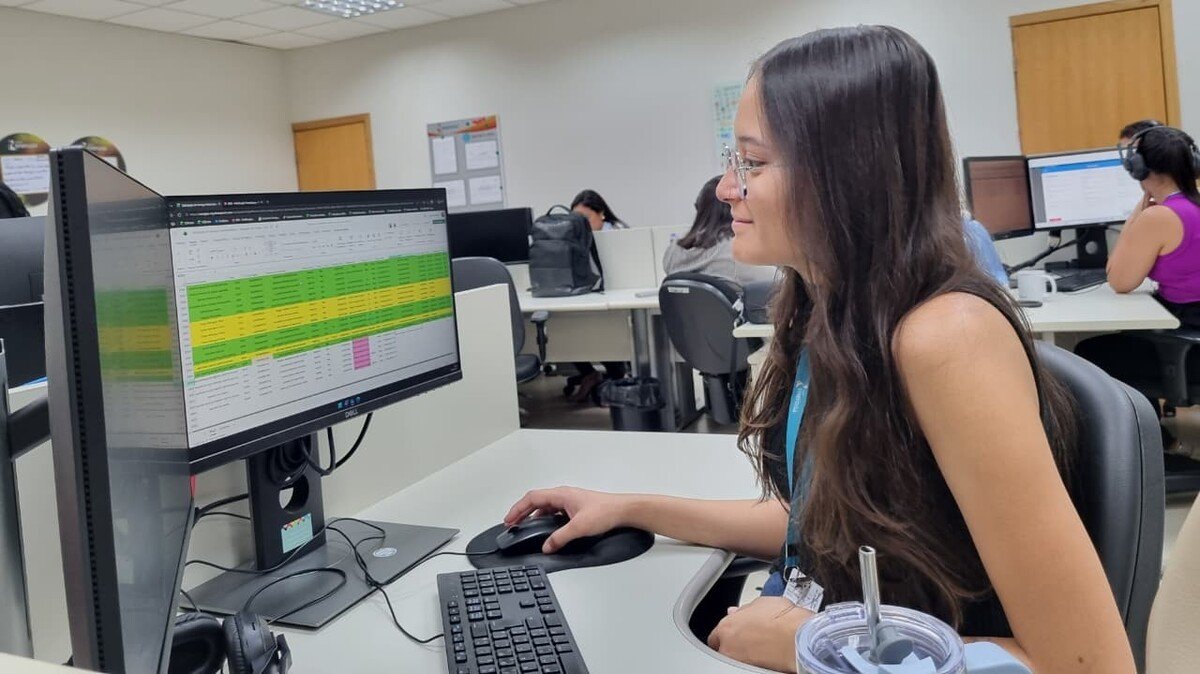 Seleção oferece oportunidades para jovens que buscam o primeiro emprego