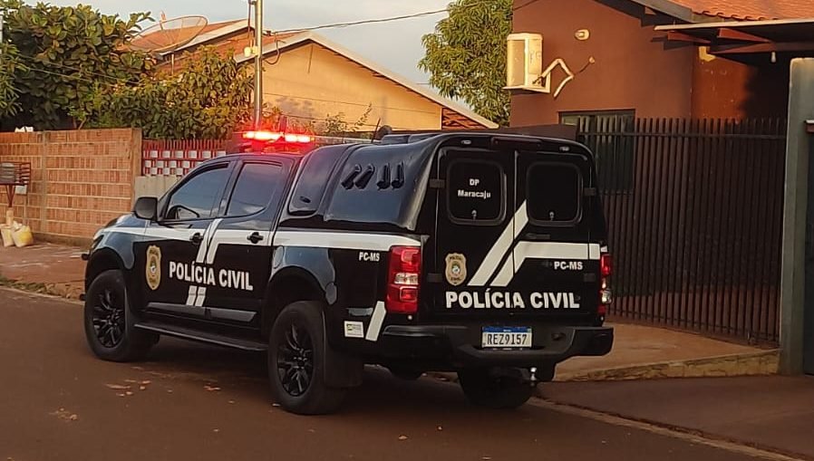 Dupla de capacete invade residência e atira contra dois homens em Maracaju