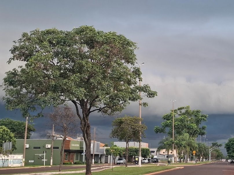 Sidrolândia tem quinta-feira com chuva, temperaturas amenas e alerta de tempestades